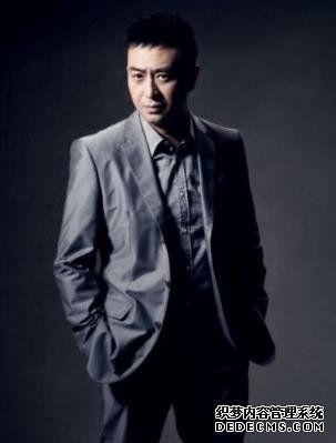 演员张嘉译个人资料,从荧幕硬汉到演技派巨星的人生轨迹